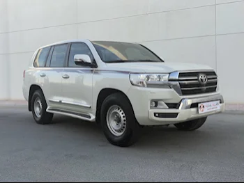 Toyota  Land Cruiser  GXR  2020  Automatic  264,000 Km  8 Cylinder  Four Wheel Drive (4WD)  SUV  White