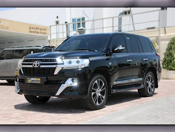  Toyota  Land Cruiser  VXR  2019  Automatic  192,000 Km  8 Cylinder  Four Wheel Drive (4WD)  SUV  Black  With Warranty