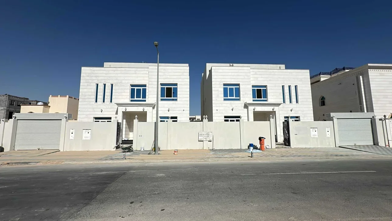 Family Residential  - Not Furnished  - Al Khor  - Al Dhakira  - 7 Bedrooms