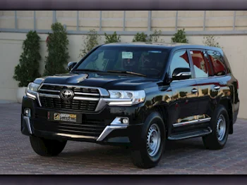 Toyota  Land Cruiser  VXR  2017  Automatic  270,000 Km  8 Cylinder  Four Wheel Drive (4WD)  SUV  Black