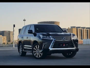 Lexus  LX  570  2016  Automatic  211,000 Km  8 Cylinder  Four Wheel Drive (4WD)  SUV  Black