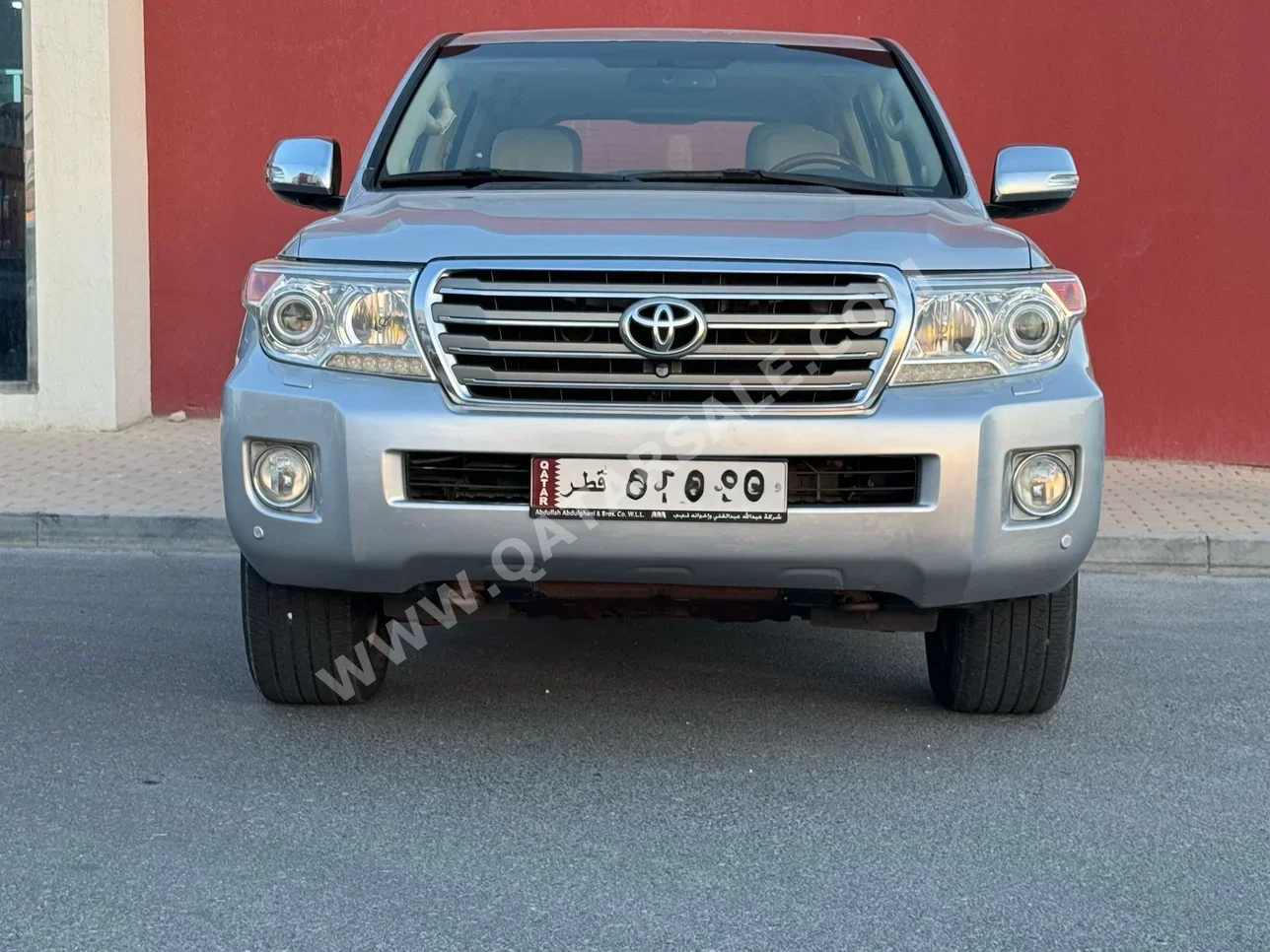 Toyota  Land Cruiser  VXR  2015  Automatic  245,000 Km  8 Cylinder  Four Wheel Drive (4WD)  SUV  Silver