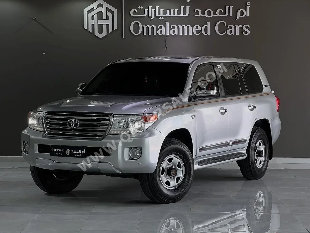 Toyota  Land Cruiser  VXR  2015  Automatic  272,000 Km  8 Cylinder  Four Wheel Drive (4WD)  SUV  Silver