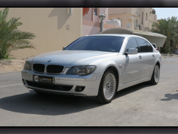 بي ام دبليو  الفئة - السابعة  740 Li  2007  اوتوماتيك  65,000 كم  8 سلندر  دفع خلفي  سيدان  فضي