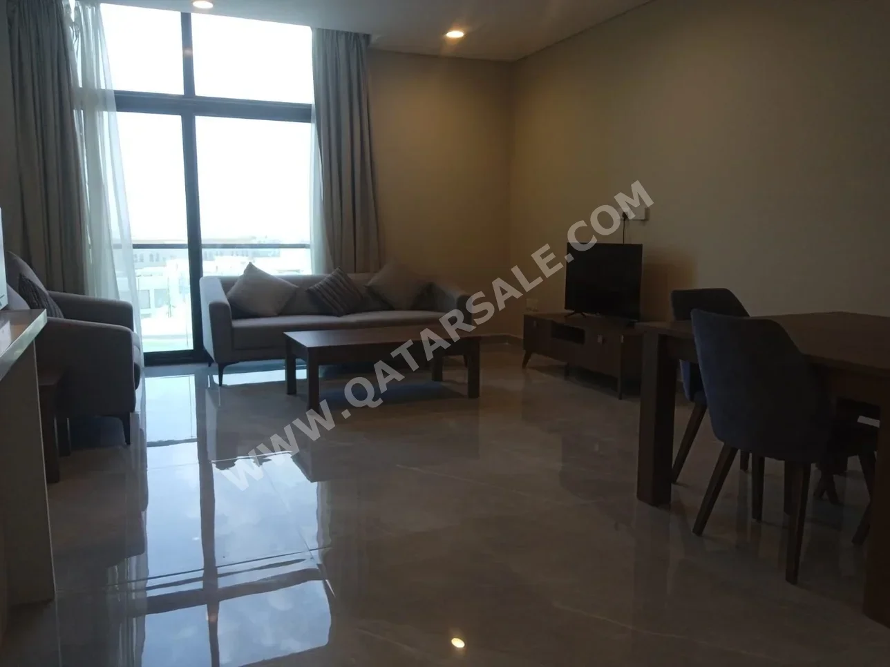 2 Bedrooms  Apartment  For Rent  in Doha -  The Pearl  Fully Furnished