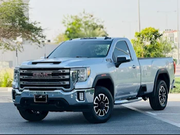 GMC  Sierra  2500 HD  2020  Automatic  41,000 Km  8 Cylinder  Four Wheel Drive (4WD)  Pick Up  Silver