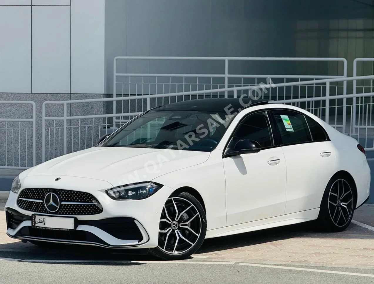مرسيدس - بنز  سي - كلاس  300 AMG  2022  اوتوماتيك  18,000 كم  4 سلندر  دفع خلفي  سيدان  أبيض  تحت الضمان