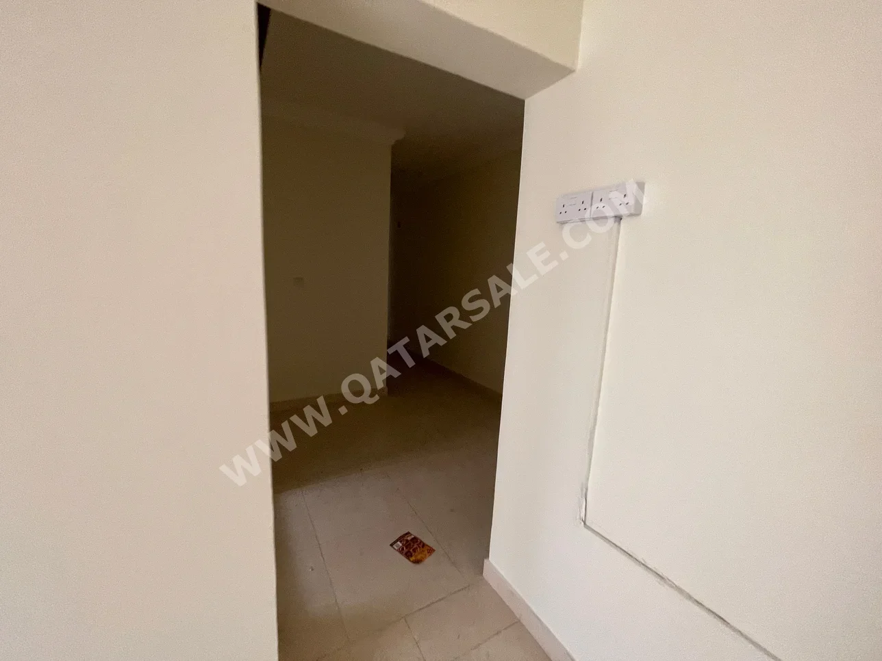 2 Bedrooms  Apartment  in Doha -  Fereej Abdul Aziz  Not Furnished
