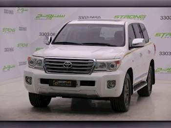 Toyota  Land Cruiser  VXR  2015  Automatic  303,000 Km  8 Cylinder  Four Wheel Drive (4WD)  SUV  White