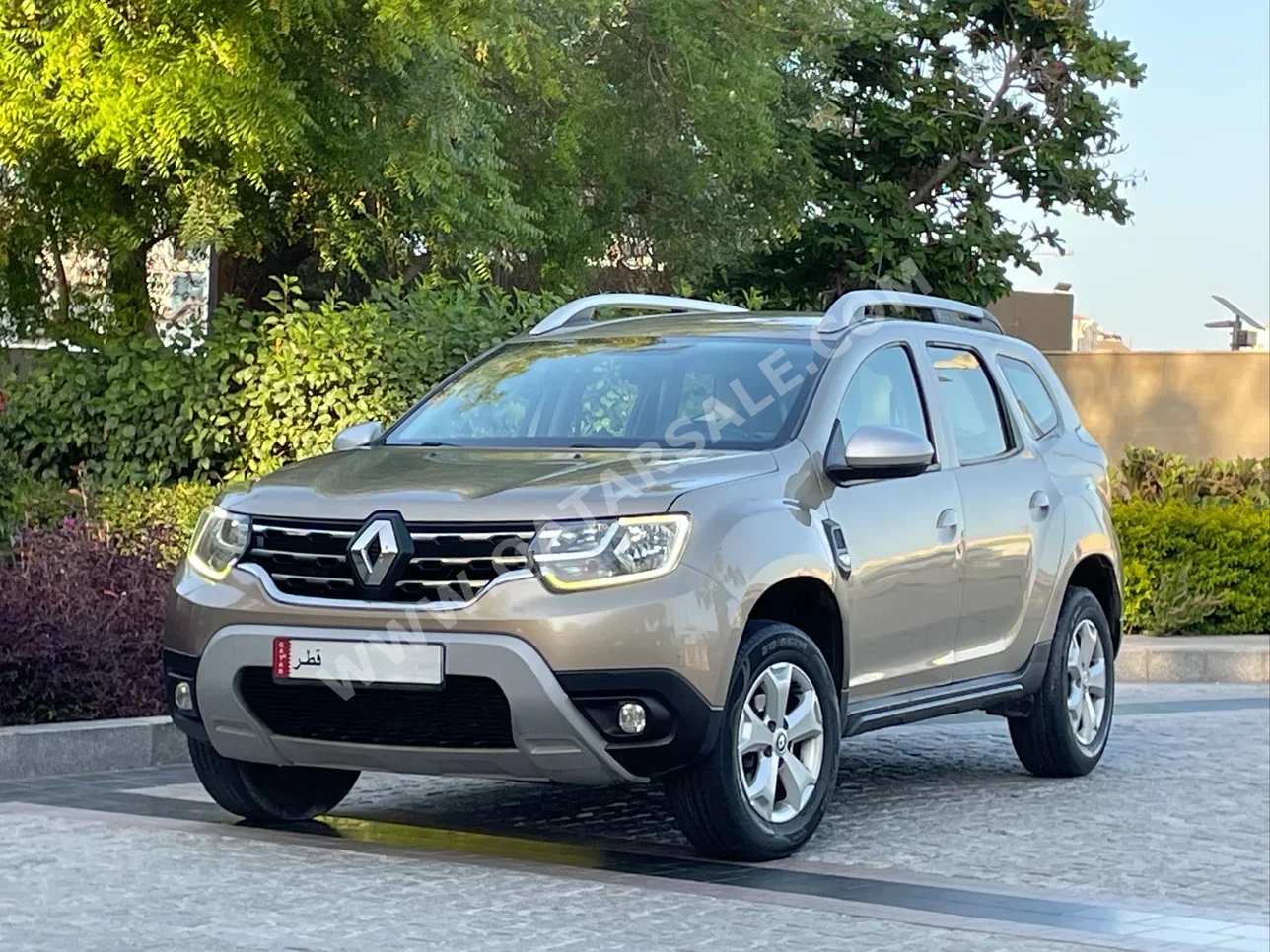 Renault  Duster  LE  2020  Automatic  161,000 Km  4 Cylinder  Front Wheel Drive (FWD)  SUV  Beige