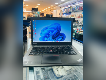 Laptops Lenovo  - ThinkPad  - Black  - Windows 11  - Intel  - Core i5  -Memory (Ram): 8 GB