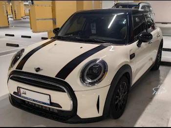 Mini  Cooper  2022  Automatic  38,000 Km  4 Cylinder  Front Wheel Drive (FWD)  Hatchback  White  With Warranty