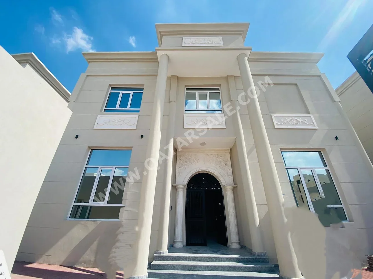 Family Residential  - Not Furnished  - Doha  - Al Duhail  - 5 Bedrooms