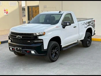 Chevrolet  Silverado  LT Trail Boss Z71  2021  Automatic  26,000 Km  8 Cylinder  Four Wheel Drive (4WD)  Pick Up  White