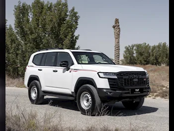 Toyota  Land Cruiser  GR Sport Twin Turbo  2022  Automatic  134,000 Km  6 Cylinder  Four Wheel Drive (4WD)  SUV  White  With Warranty
