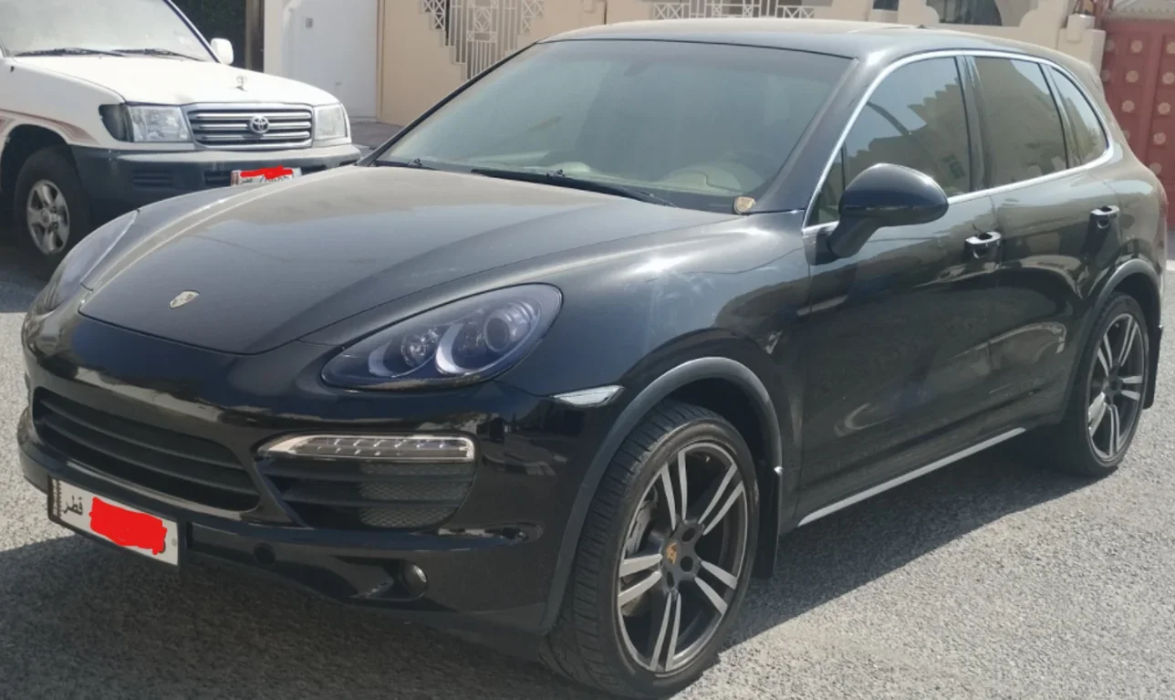 Porsche  Cayenne  S  2013  Automatic  134,000 Km  8 Cylinder  Four Wheel Drive (4WD)  SUV  Black