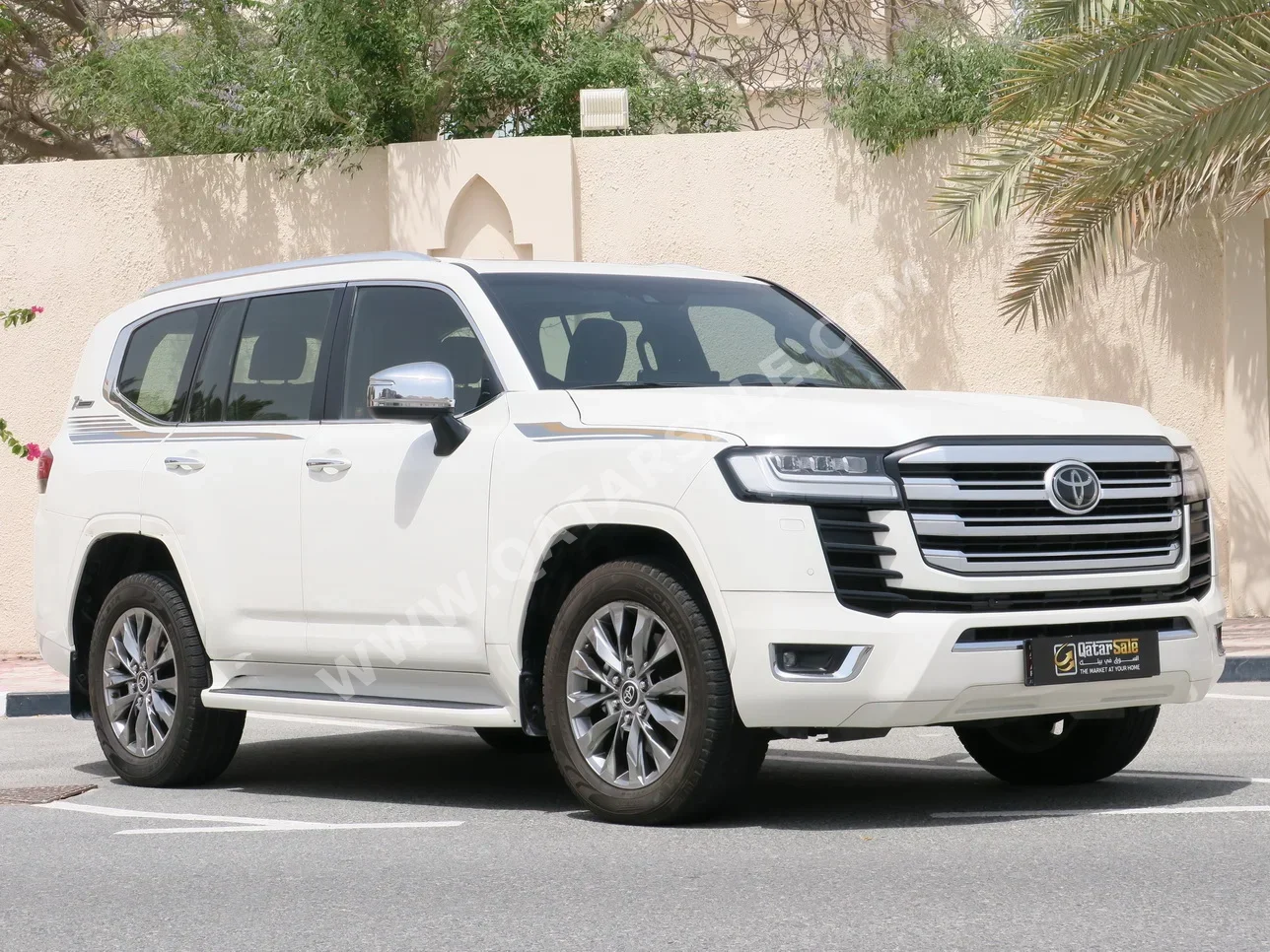 Toyota  Land Cruiser  VX Twin Turbo  2022  Automatic  85,000 Km  6 Cylinder  Four Wheel Drive (4WD)  SUV  White