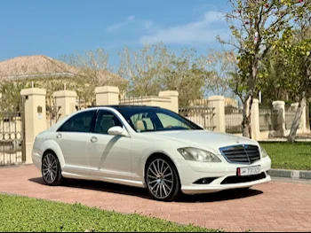 مرسيدس - بنز  اس - كلاس  350 AMG  2009  اوتوماتيك  228,000 كم  6 سلندر  دفع كلي مستمر  سيدان  أبيض