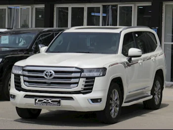 Toyota  Land Cruiser  GXR Twin Turbo  2022  Automatic  79,000 Km  6 Cylinder  Four Wheel Drive (4WD)  SUV  White  With Warranty