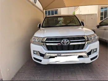 Toyota  Land Cruiser  GXR  2021  Automatic  108,000 Km  8 Cylinder  Four Wheel Drive (4WD)  SUV  White