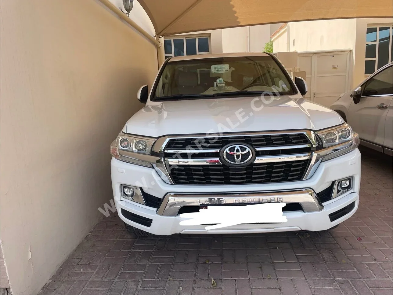 Toyota  Land Cruiser  GXR  2021  Automatic  108,000 Km  8 Cylinder  Four Wheel Drive (4WD)  SUV  White