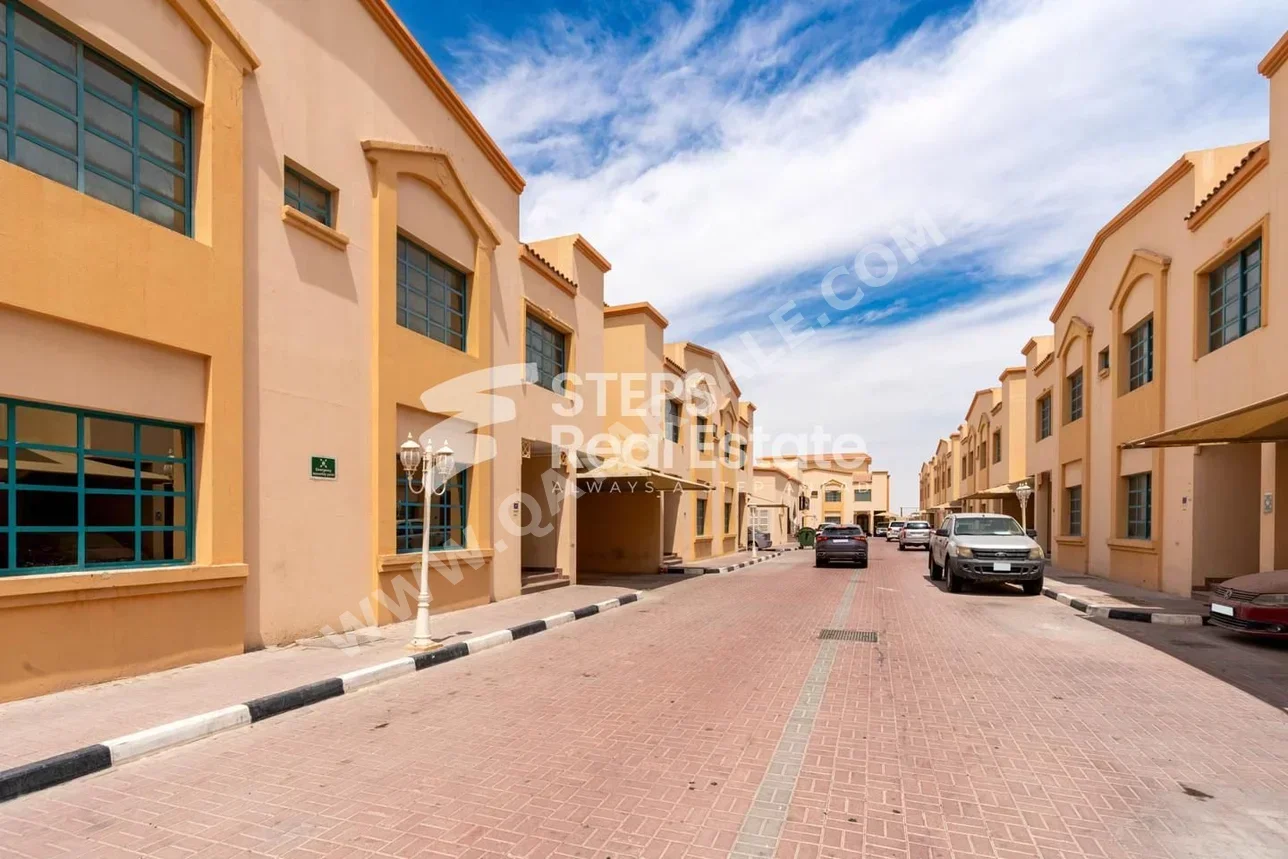 Compound  - Not Furnished  - Al Daayen  - Al Sakhama  - 6 Bedrooms