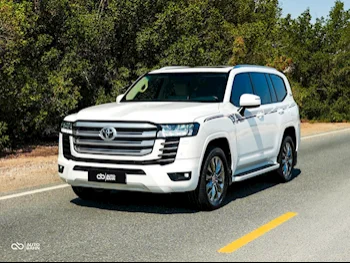 Toyota  Land Cruiser  GXR Twin Turbo  2022  Automatic  100,000 Km  6 Cylinder  Four Wheel Drive (4WD)  SUV  White