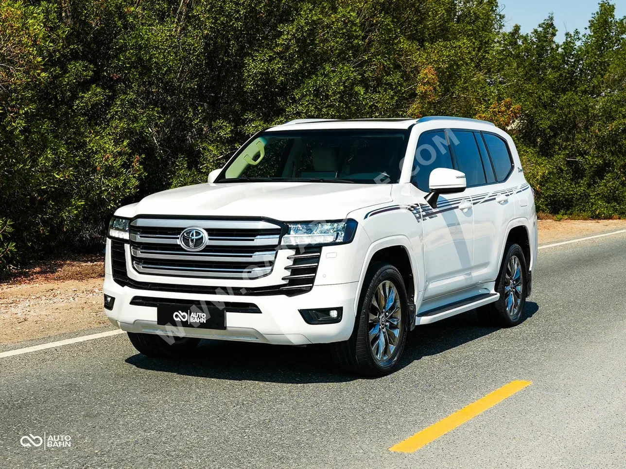 Toyota  Land Cruiser  GXR Twin Turbo  2022  Automatic  100,000 Km  6 Cylinder  Four Wheel Drive (4WD)  SUV  White