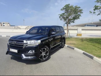 Toyota  Land Cruiser  VXR  2021  Automatic  23,500 Km  8 Cylinder  Four Wheel Drive (4WD)  SUV  Black