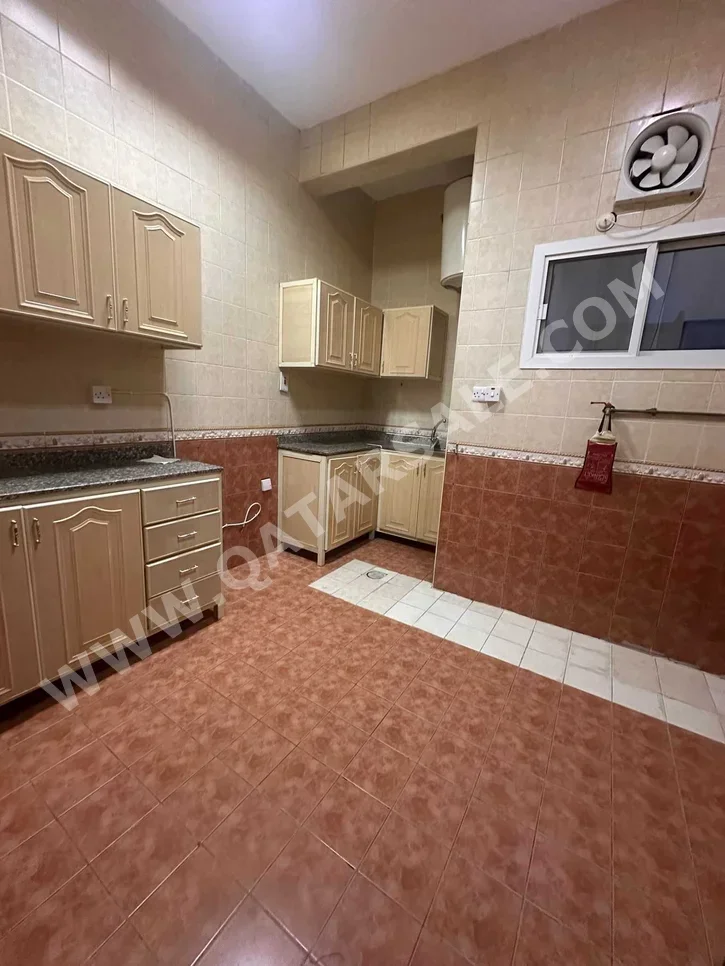 2 Bedrooms  Apartment  For Rent  in Umm Salal -  Al Kharaitiyat  Not Furnished
