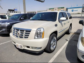 Cadillac  Escalade  2011  Automatic  142,000 Km  8 Cylinder  Four Wheel Drive (4WD)  SUV  White