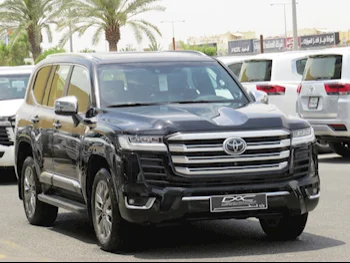 Toyota  Land Cruiser  VXR Twin Turbo  2023  Automatic  47,000 Km  6 Cylinder  Four Wheel Drive (4WD)  SUV  Black  With Warranty