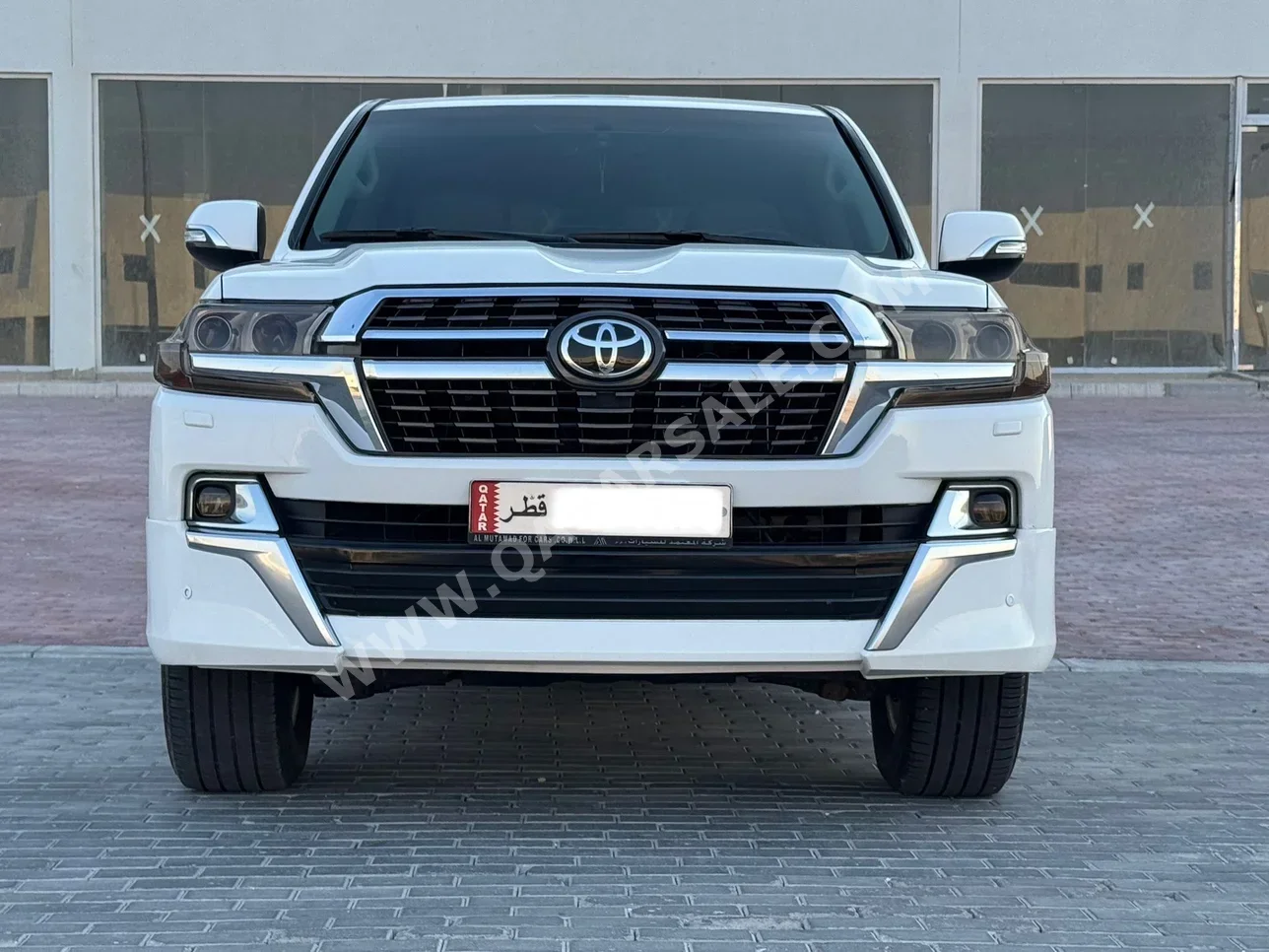 Toyota  Land Cruiser  VXR  2018  Automatic  173,000 Km  8 Cylinder  Four Wheel Drive (4WD)  SUV  White