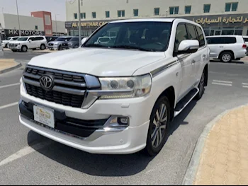 Toyota  Land Cruiser  VXR  2019  Automatic  193,000 Km  8 Cylinder  Four Wheel Drive (4WD)  SUV  White