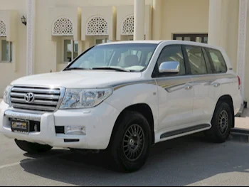 Toyota  Land Cruiser  VXR  2010  Automatic  400,000 Km  8 Cylinder  Four Wheel Drive (4WD)  SUV  White