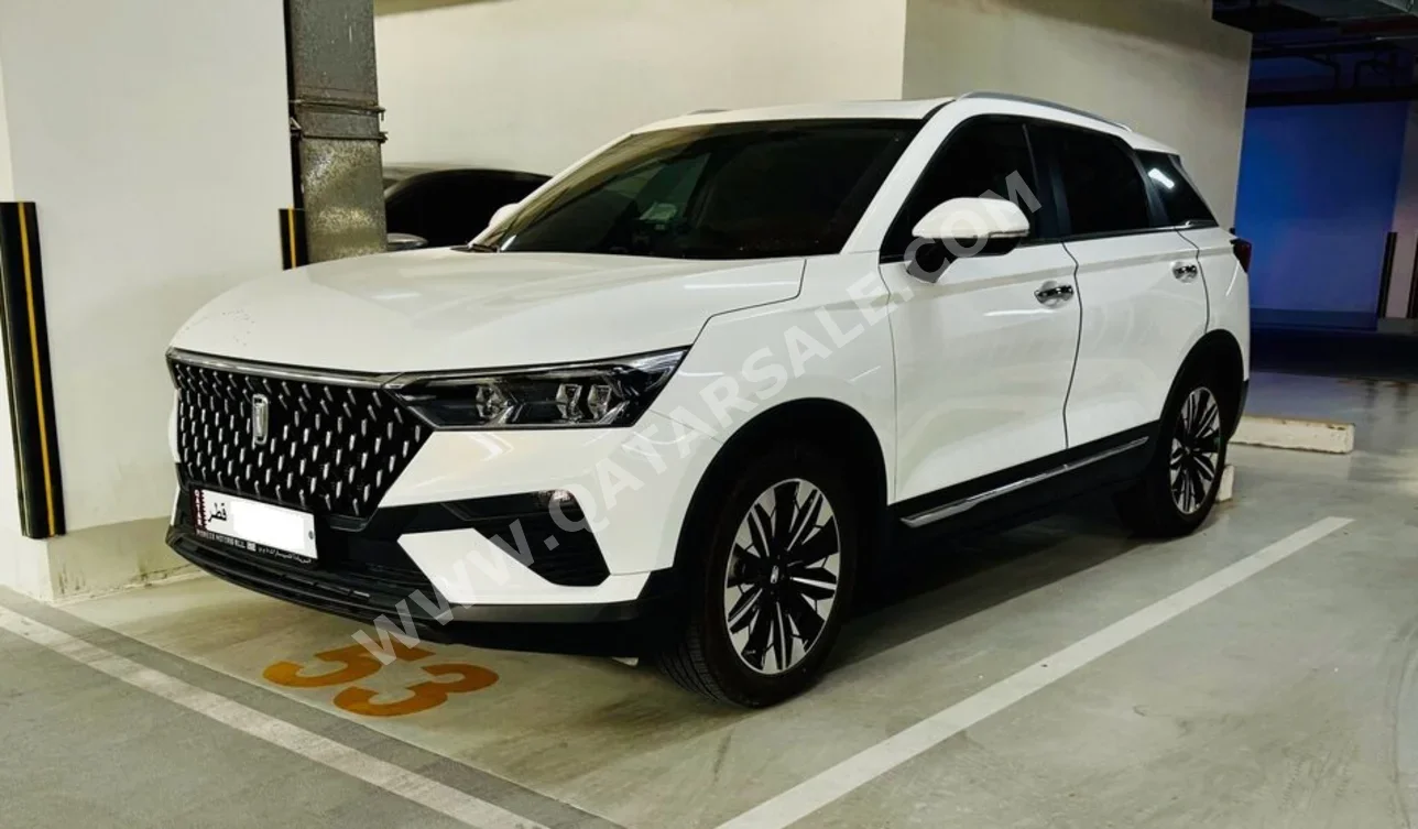 Bestune  T77  2024  Automatic  5,500 Km  4 Cylinder  All Wheel Drive (AWD)  SUV  White  With Warranty