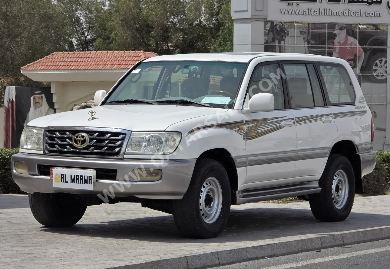 Toyota  Land Cruiser  VXR  2007  Automatic  346,000 Km  8 Cylinder  Four Wheel Drive (4WD)  SUV  White