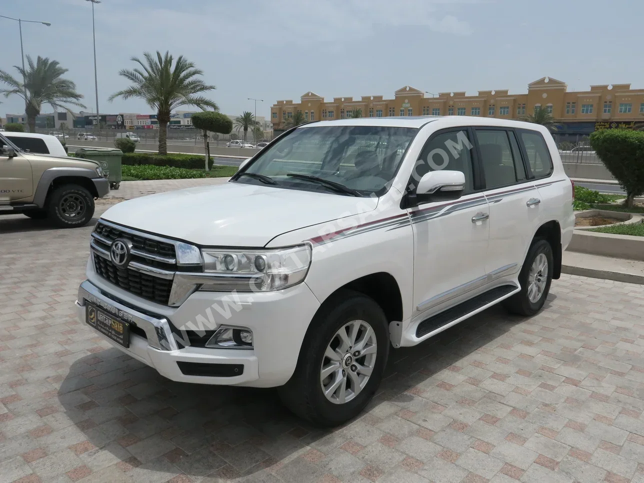  Toyota  Land Cruiser  GXR  2019  Automatic  161,000 Km  8 Cylinder  Four Wheel Drive (4WD)  SUV  White  With Warranty
