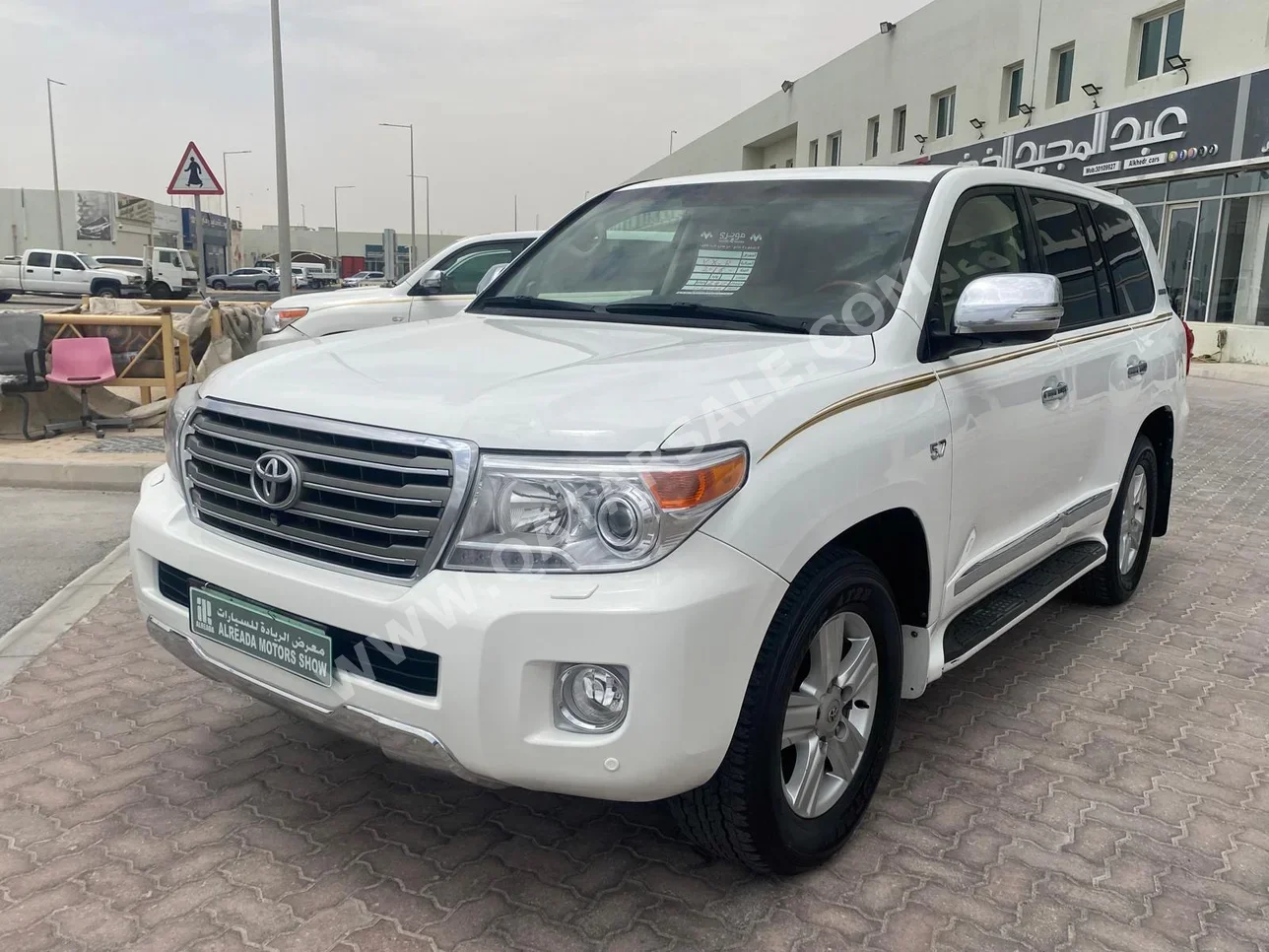 Toyota  Land Cruiser  VXR  2015  Automatic  247,000 Km  8 Cylinder  Four Wheel Drive (4WD)  SUV  White