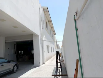 Warehouses & Stores - Al Wakrah  - Barkit Al Awamer  -Area Size: 1000 Square Meter