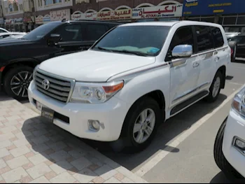 Toyota  Land Cruiser  GXR  2014  Automatic  73,000 Km  8 Cylinder  Four Wheel Drive (4WD)  SUV  White