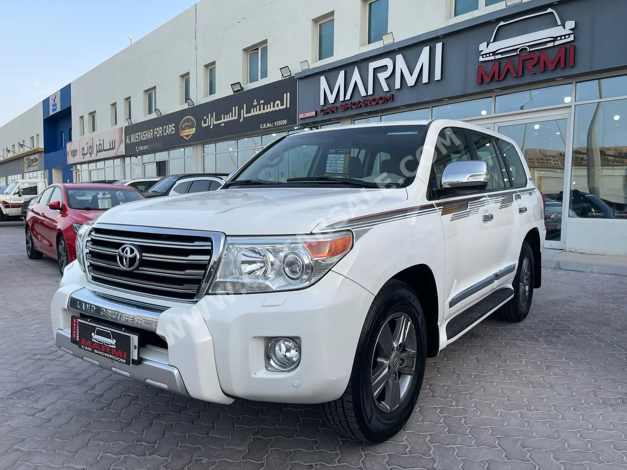 Toyota  Land Cruiser  GXR  2015  Automatic  211,000 Km  8 Cylinder  Four Wheel Drive (4WD)  SUV  White