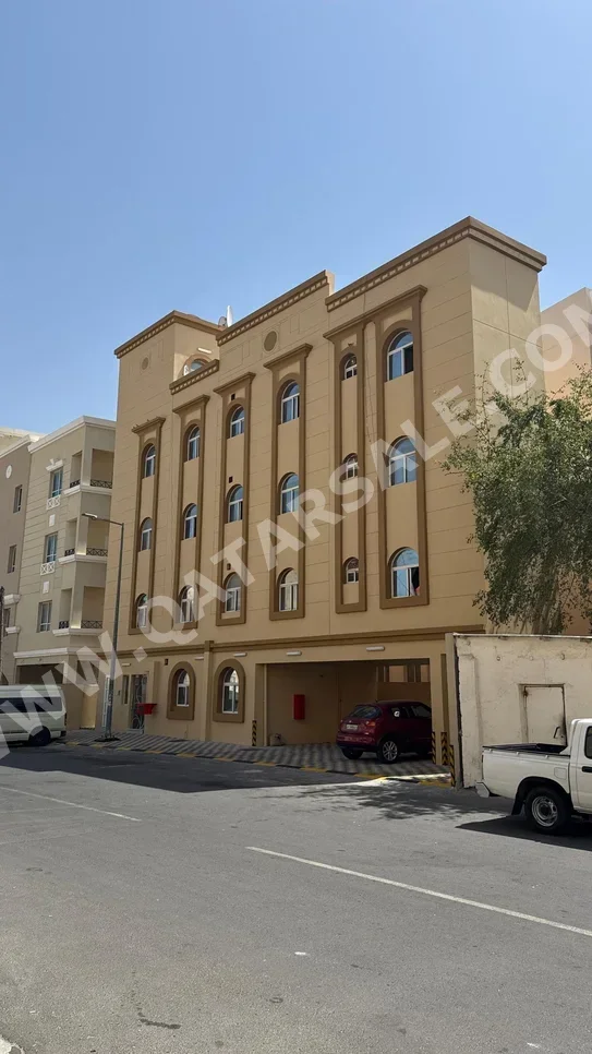 Buildings, Towers & Compounds - Family Residential  - Doha  - Fereej Bin Omran
