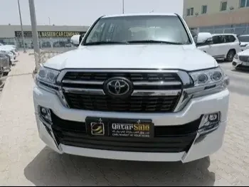 Toyota  Land Cruiser  VXR  2021  Automatic  23,000 Km  8 Cylinder  Four Wheel Drive (4WD)  SUV  White  With Warranty