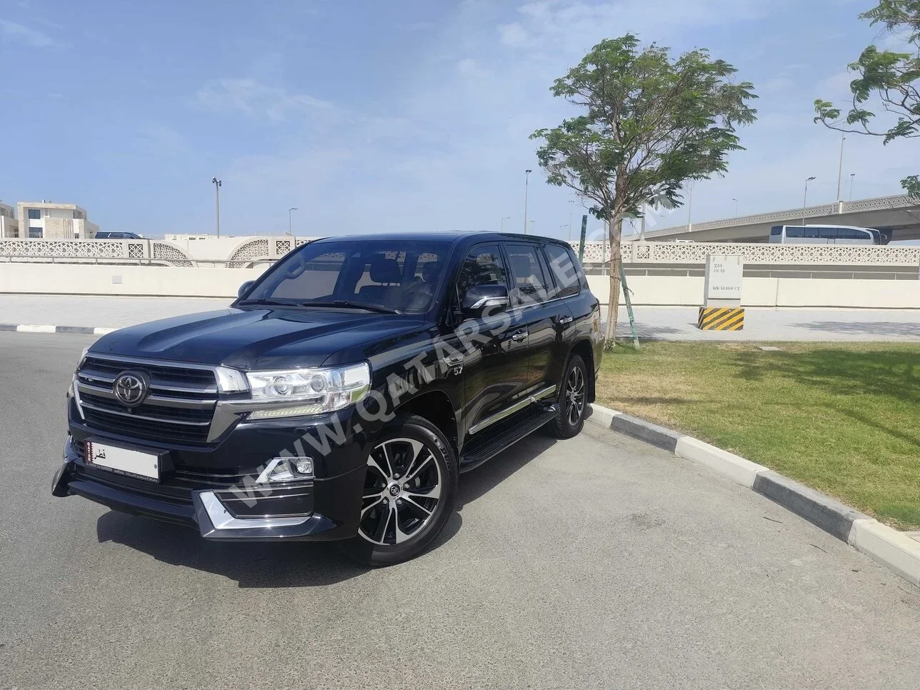 Toyota  Land Cruiser  VXR  2021  Automatic  23,500 Km  8 Cylinder  Four Wheel Drive (4WD)  SUV  Black