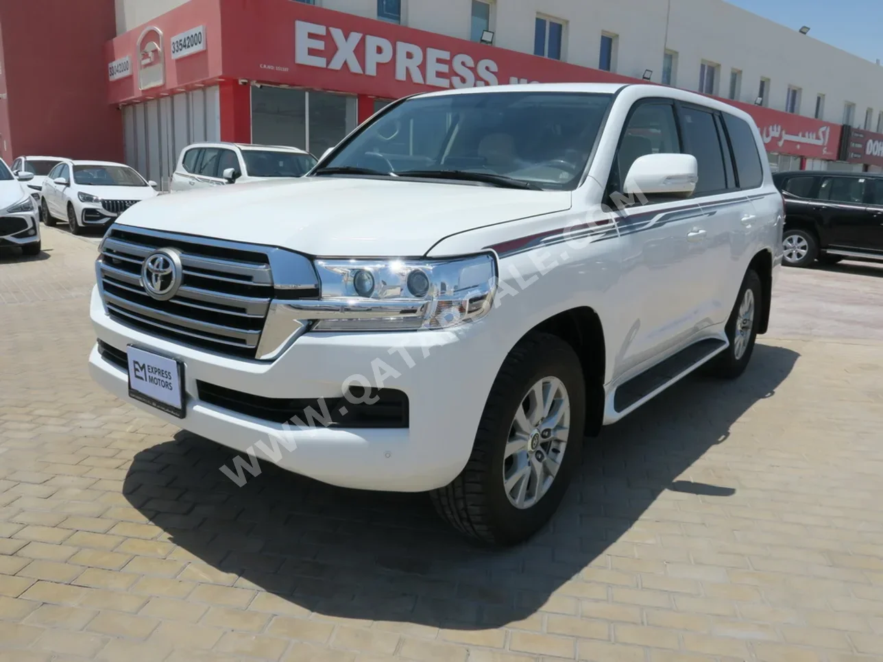Toyota  Land Cruiser  GXR  2019  Automatic  165,000 Km  6 Cylinder  Four Wheel Drive (4WD)  SUV  White