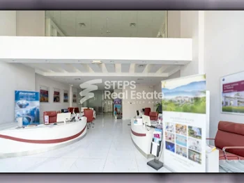 Commercial Shops - Not Furnished  - Doha  - Al Sadd