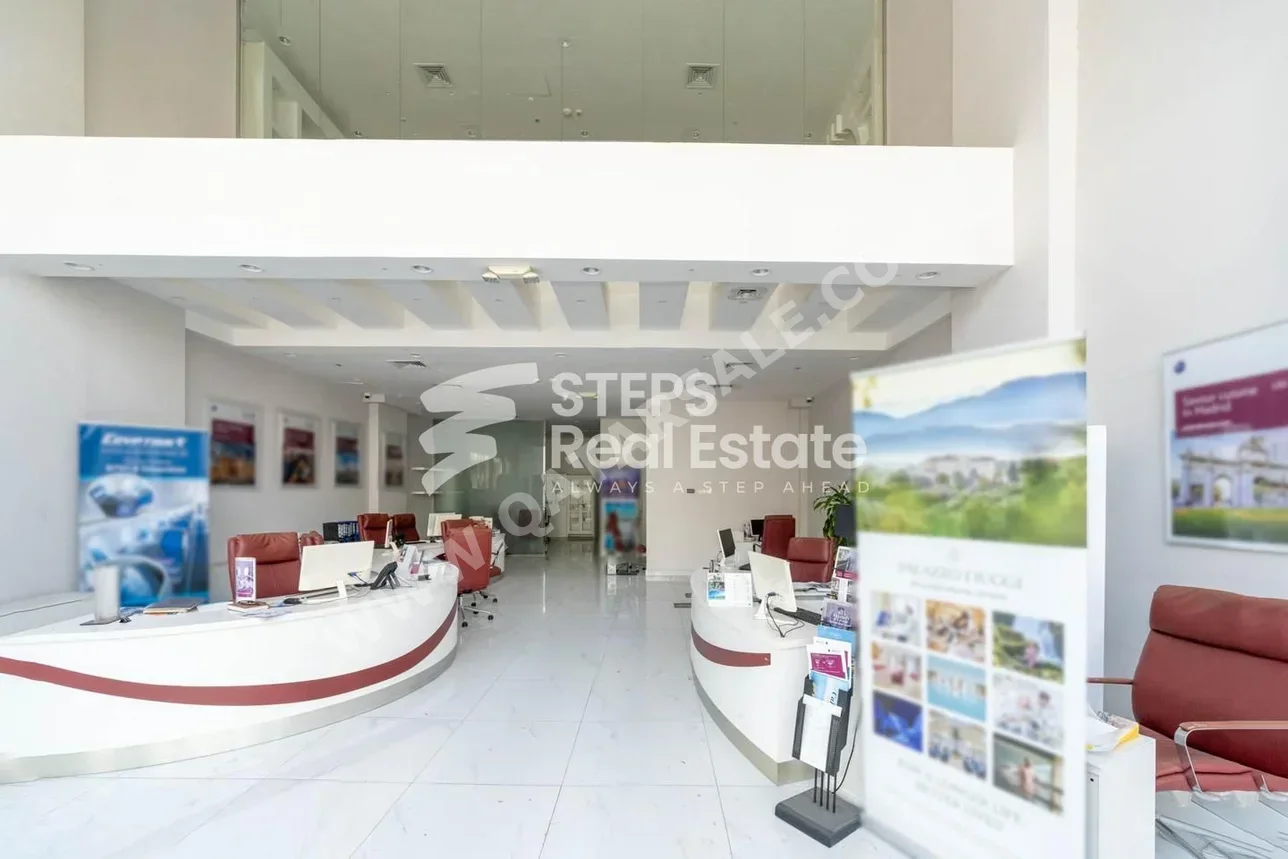 Commercial Shops - Not Furnished  - Doha  - Al Sadd