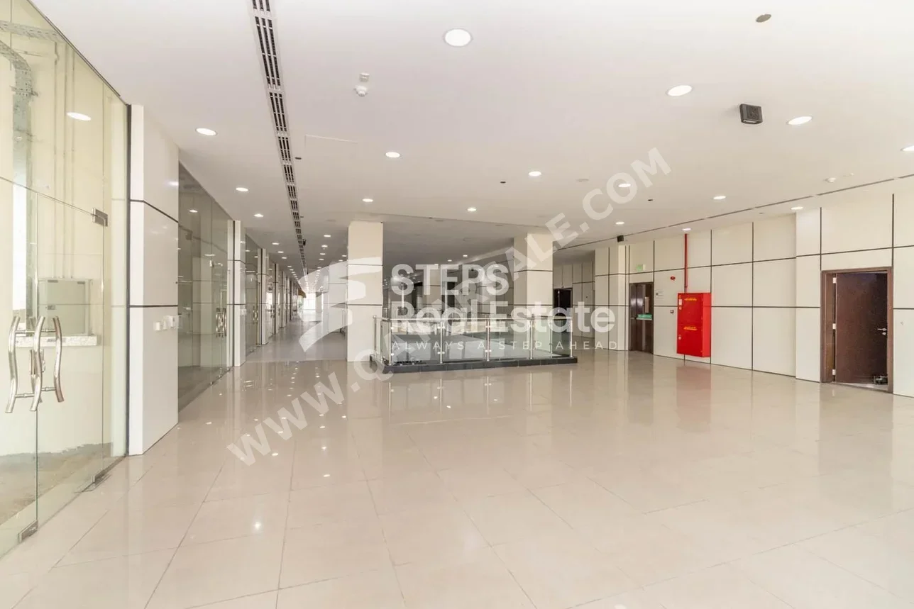 Commercial Shops - Not Furnished  - Al Rayyan  - Izghawa