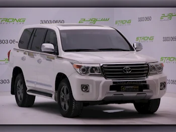 Toyota  Land Cruiser  GXR  2015  Automatic  206,000 Km  8 Cylinder  Four Wheel Drive (4WD)  SUV  White